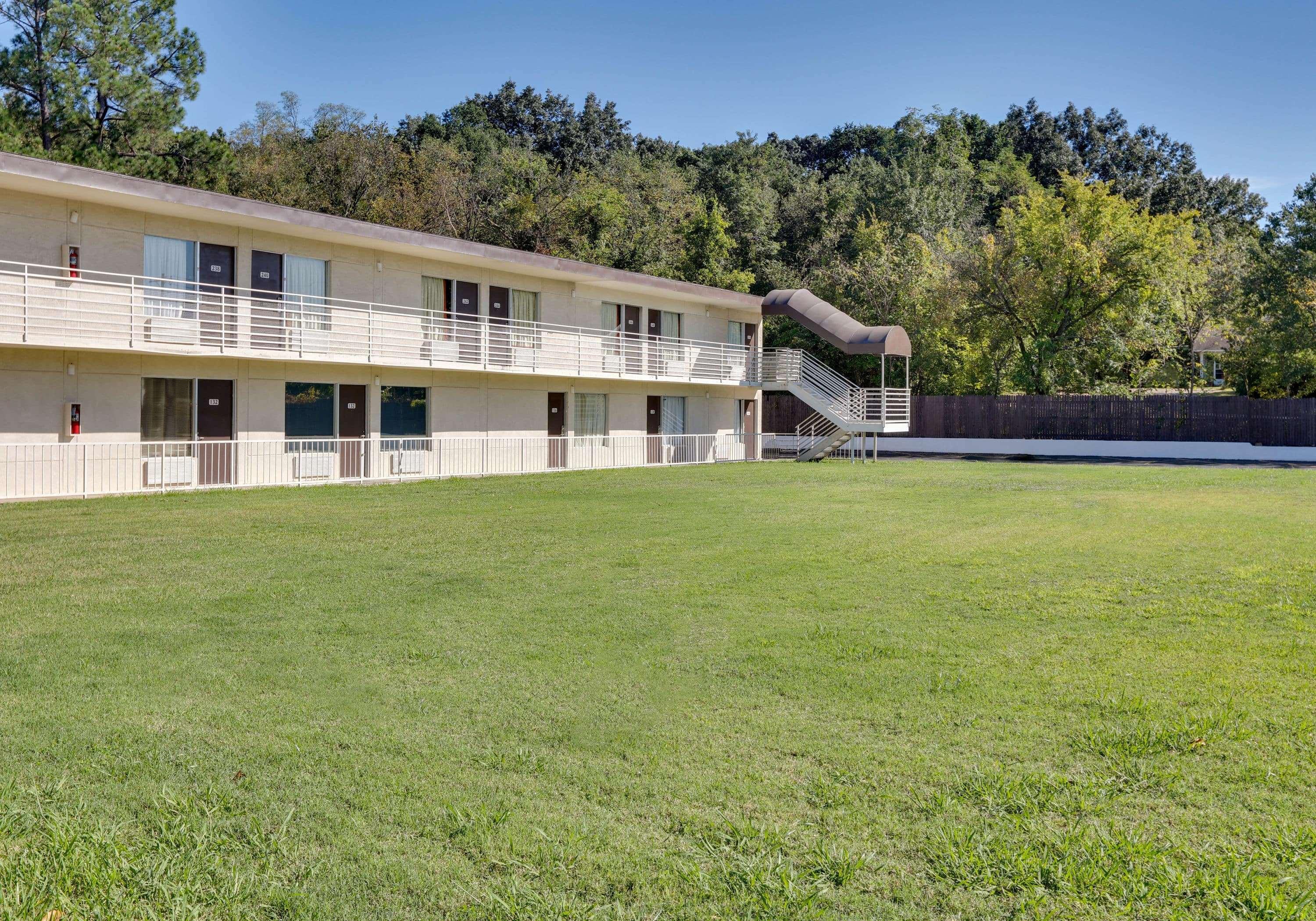 Super 8 By Wyndham Fort Smith Exterior photo